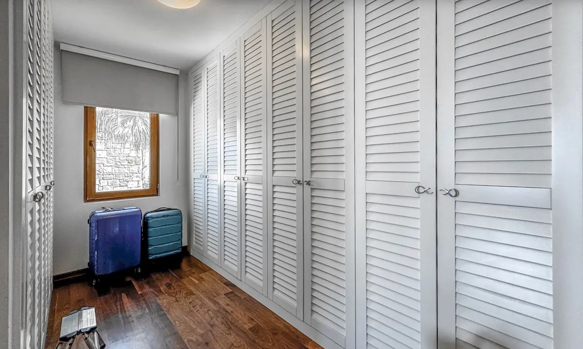 Spacious room